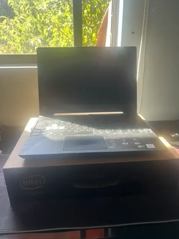 Laptop ASUS TUF Gaming en buen estado - 4