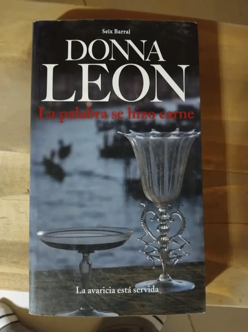 Libro 'Fantasma' de Jo Nesbø en buen estado - 2