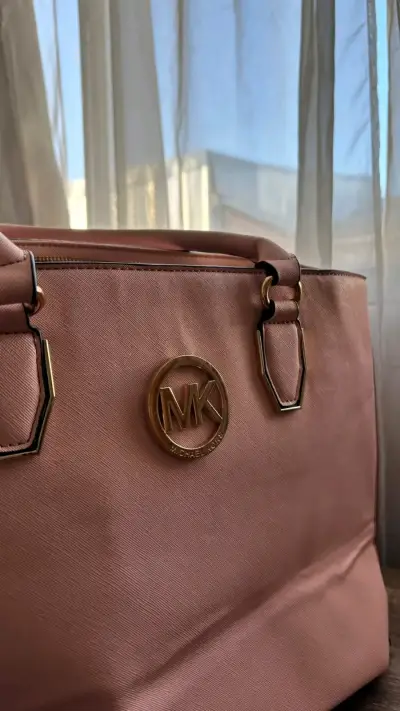 Bolso de mano rosa Michael Kors elegante - miniatura 2