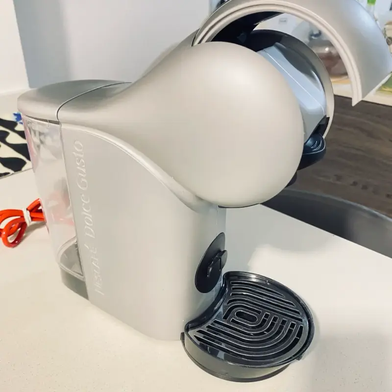 Cafetera Nescafé Dolce Gusto Mini Me blanca - 2