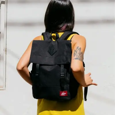 Mochila negra Buena Vista con diseño moderno - miniatura 2