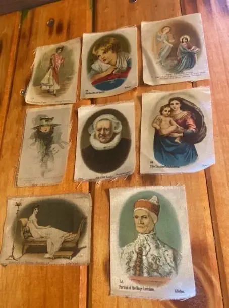Lote de 8 Sedas de Tabaco Antiguas (1910-1920)