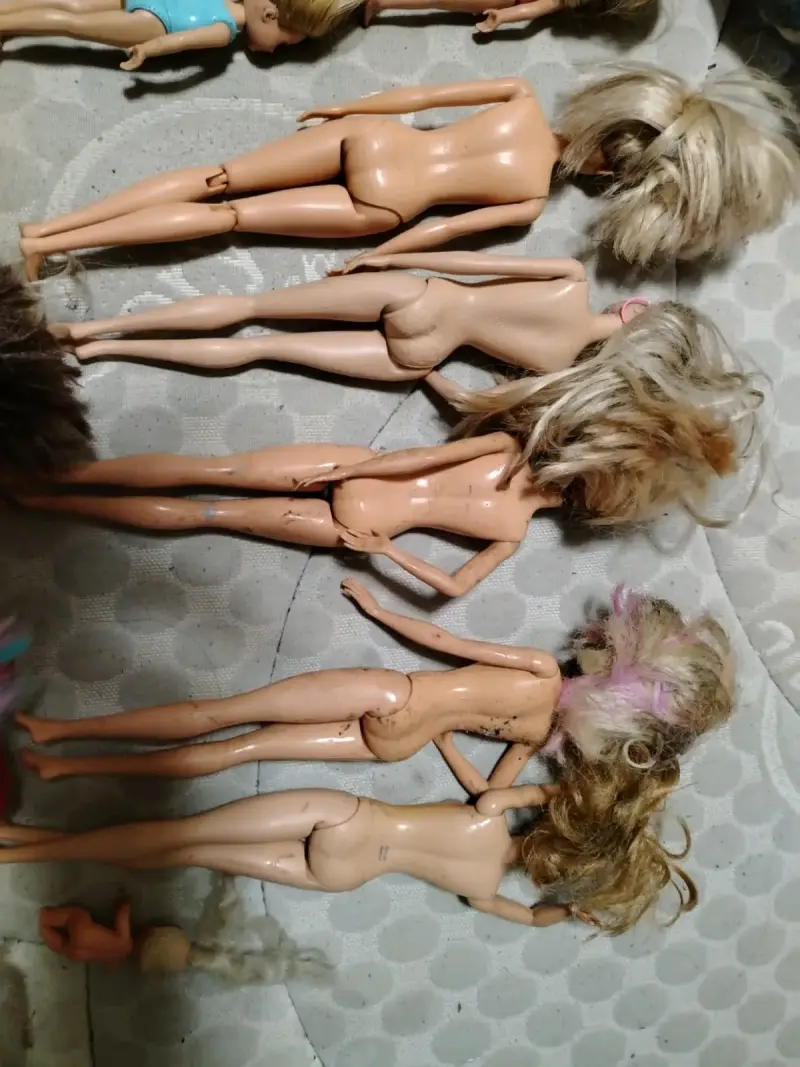 Lote de muñecas Barbie y sirenas usadas - 3