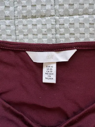 Polera sin mangas burdeos H&M con fruncido lateral - miniatura 3