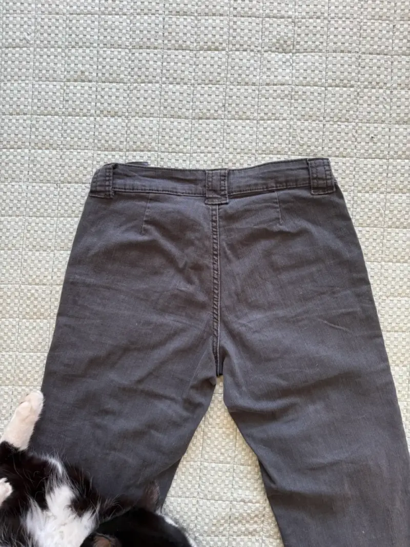 Pantalones de mezclilla grises H&M para mujer - 2