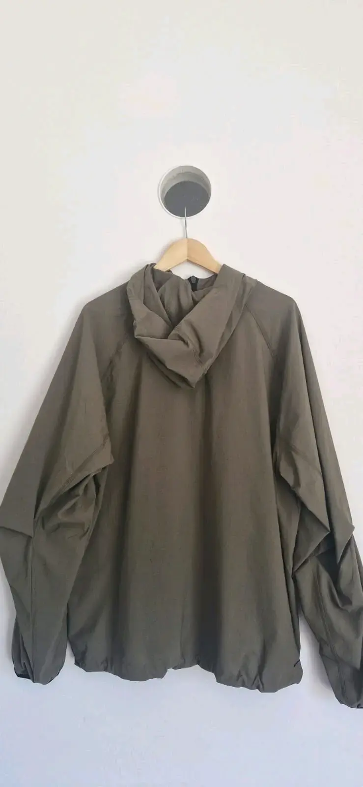 Cortavientos Nike con capucha talla L - 2