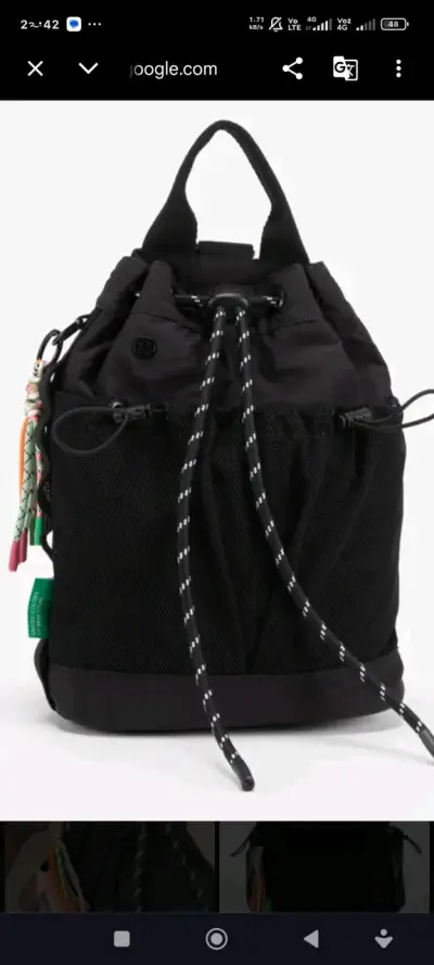 Mochila negra con cordones ajustables - miniatura 2
