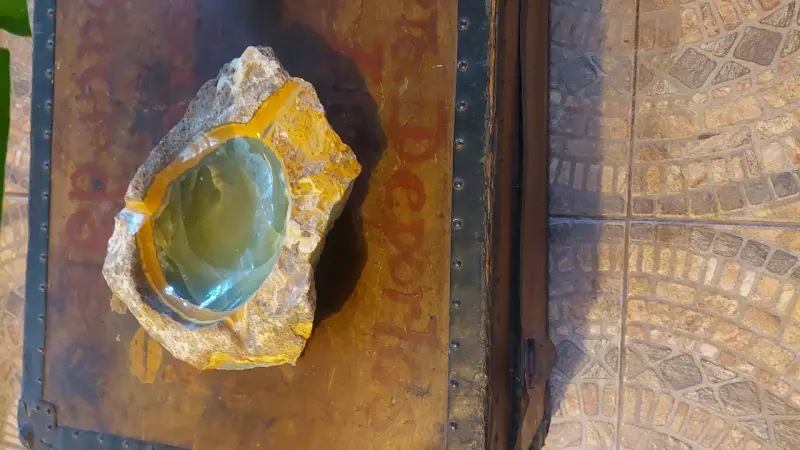 Centro de Mesa de Piedra con Cristal - 2
