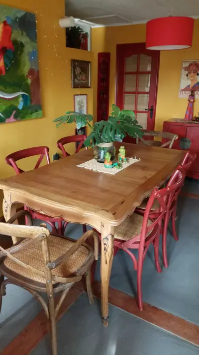 Mesa de comedor de madera - miniatura 1