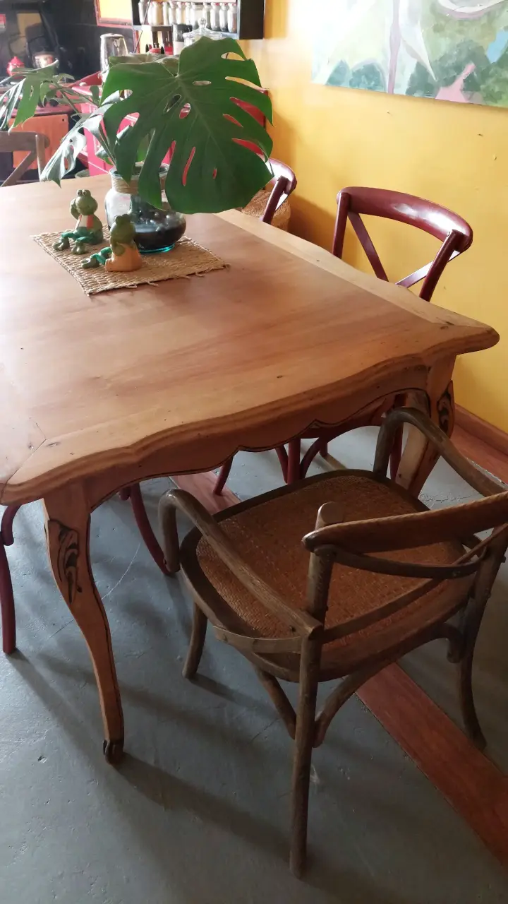 Mesa de comedor de madera - 2