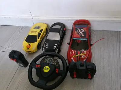 Lote de figuras de acción y autos de juguete - miniatura 2