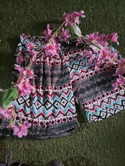 Conjunto de pijama para mujer con short estampado - miniatura 3
