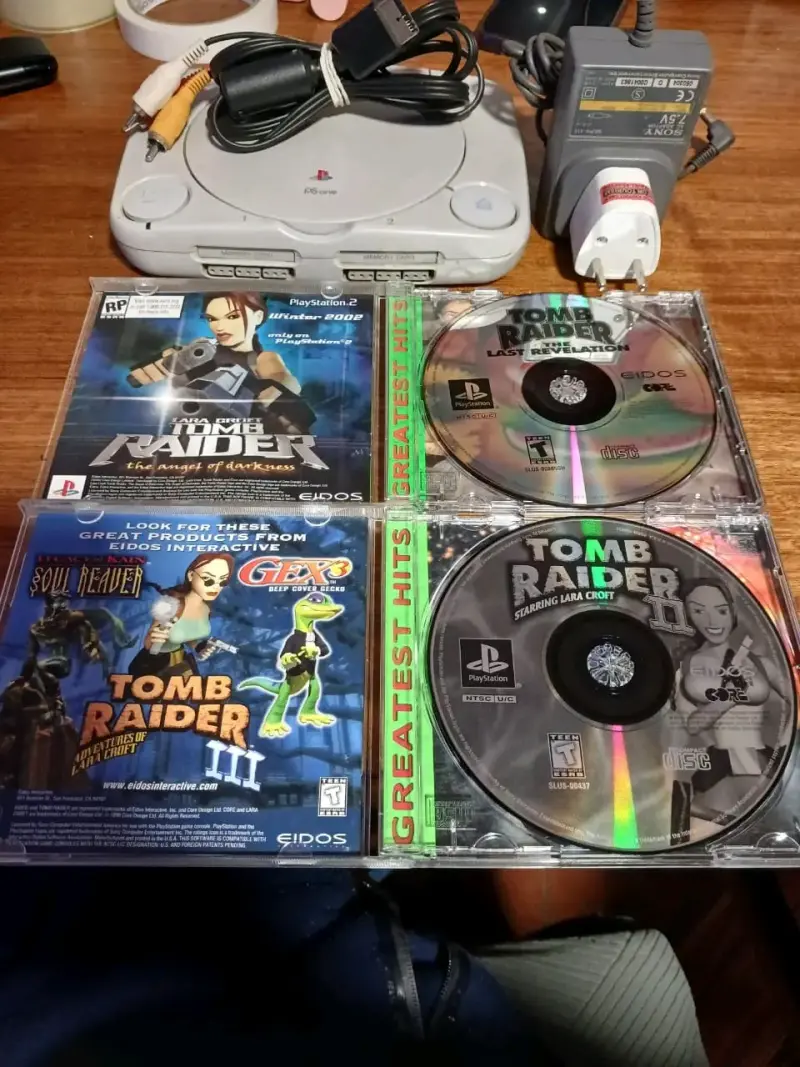 Consola PS One con juegos Tomb Raider - 5