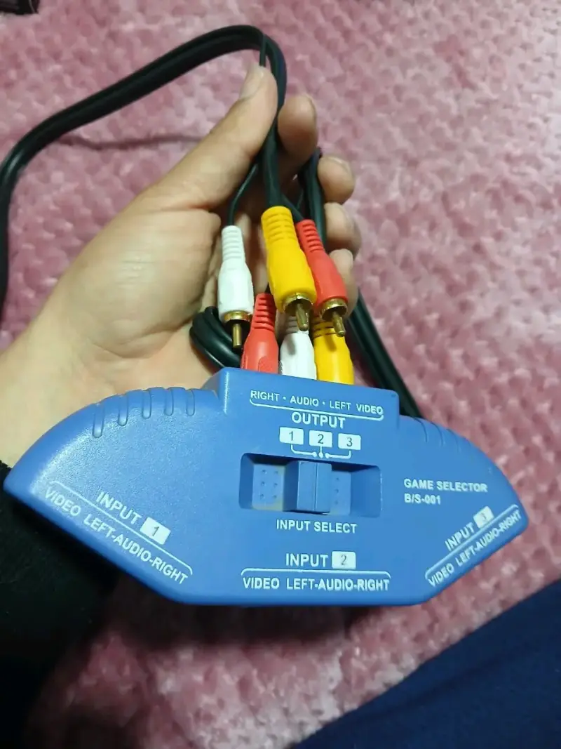 Selector de Video RCA Azul para Consolas - 2