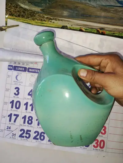Botella de cerámica verde vintage - miniatura 1