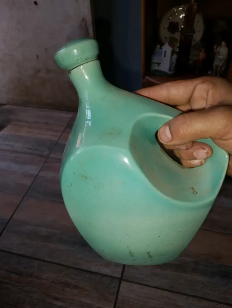 Botella de cerámica verde vintage - 2