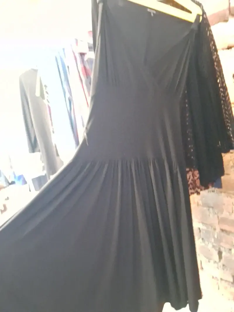 Vestido negro elegante Daisy Fuentes - 1