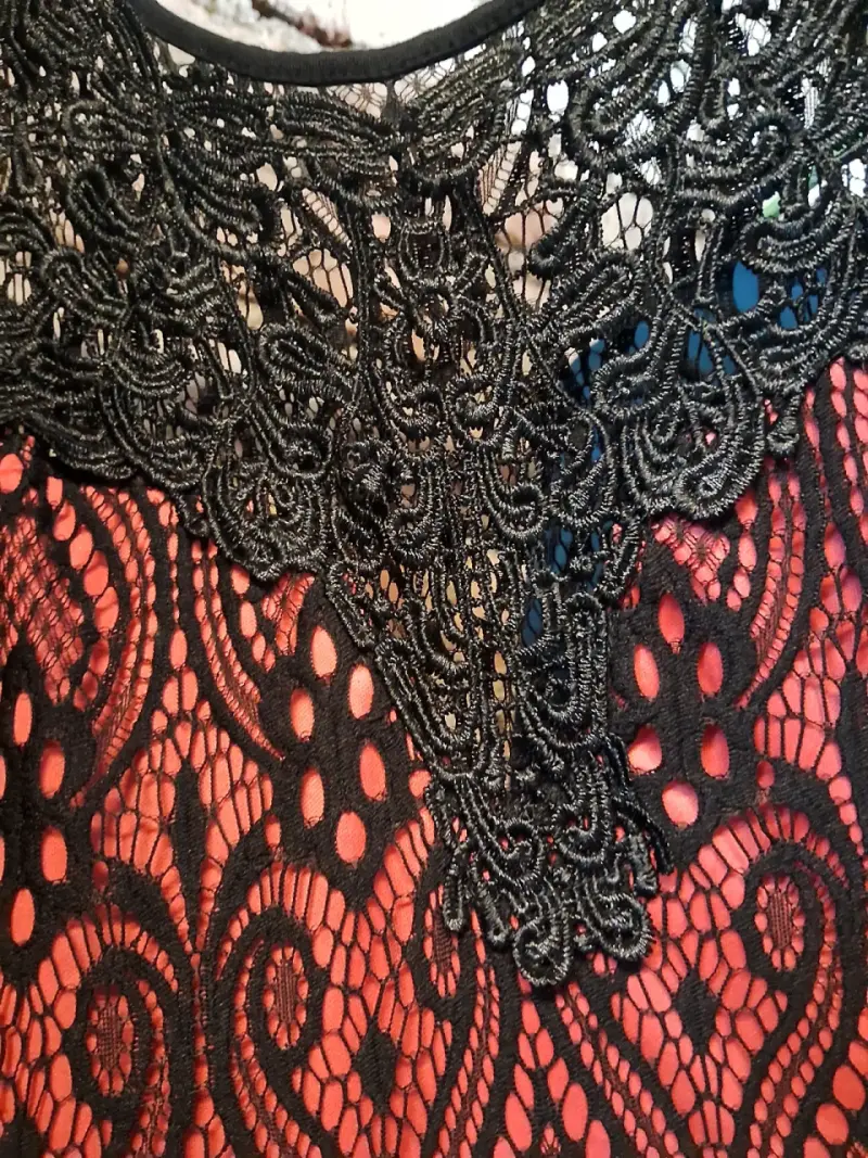 Vestido negro y rosado con encaje - 3