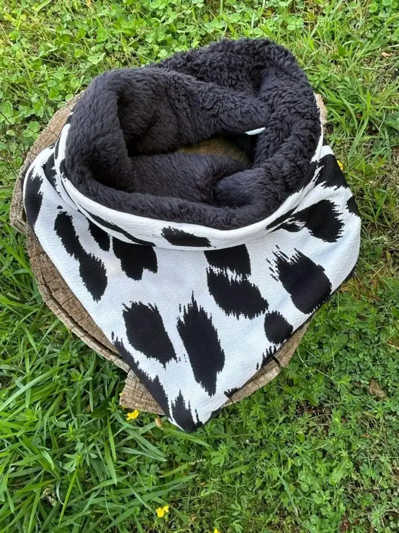 Bandana polar con diseño animal print
