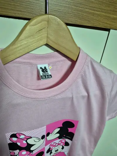 Polera infantil rosa Mickey y Minnie - miniatura 2