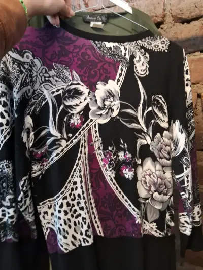 Cardigan estampado floral White House Black Market - miniatura 3