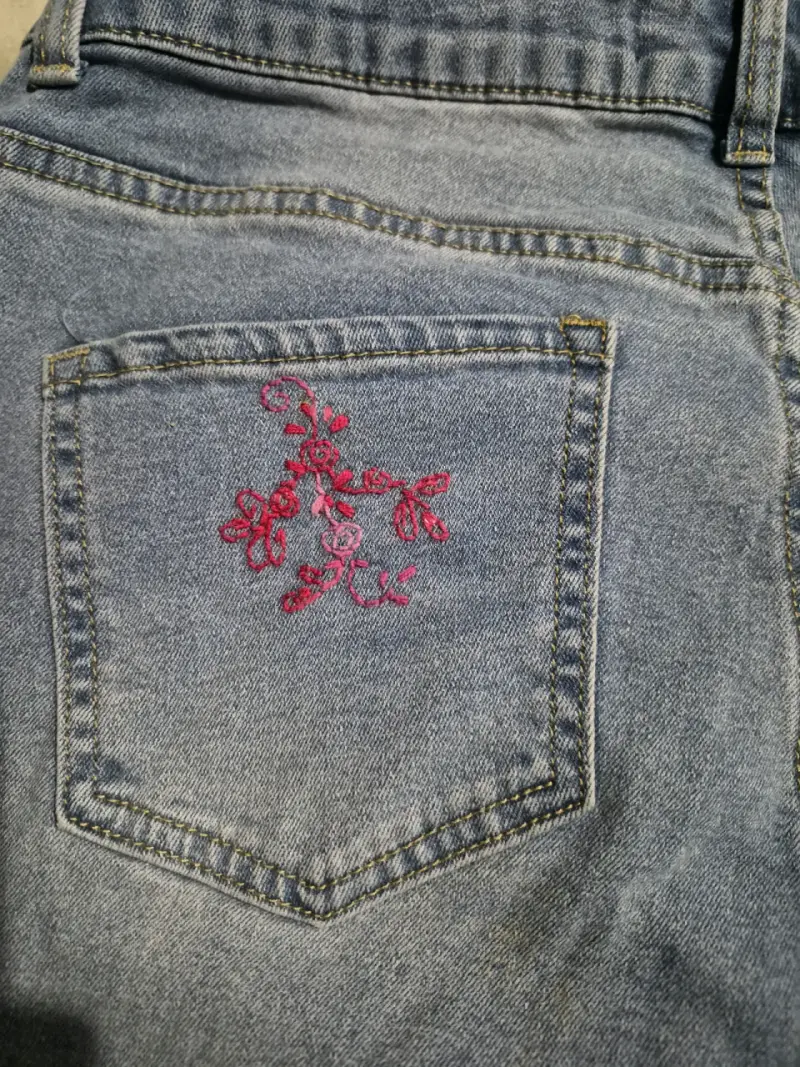 Jeans acampanados bordados para mujer - 3