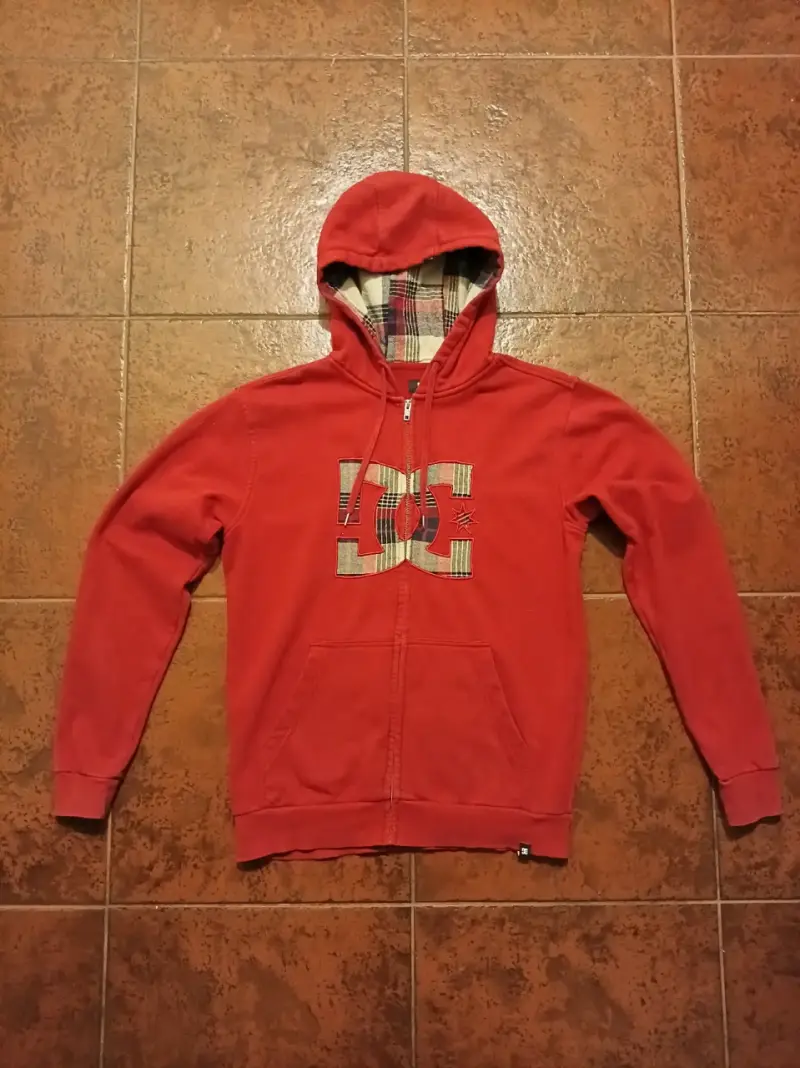 Polerón con capucha rojo DC para hombre - 1