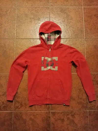 Polerón con capucha rojo DC para hombre - miniatura 1