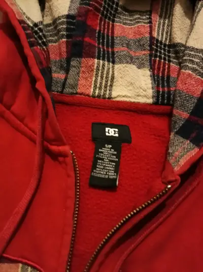 Polerón con capucha rojo DC para hombre - miniatura 2