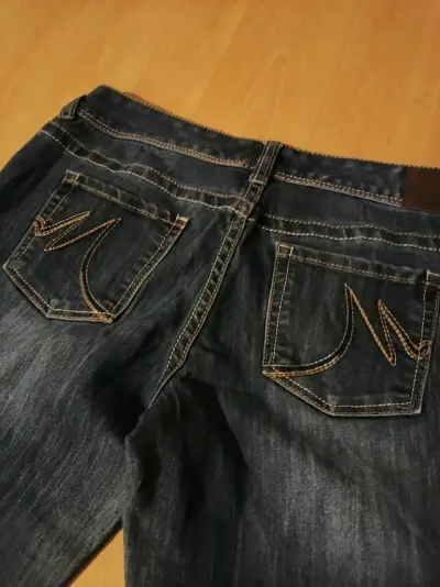 Jeans de mezclilla azul para mujer Maurices - miniatura 4