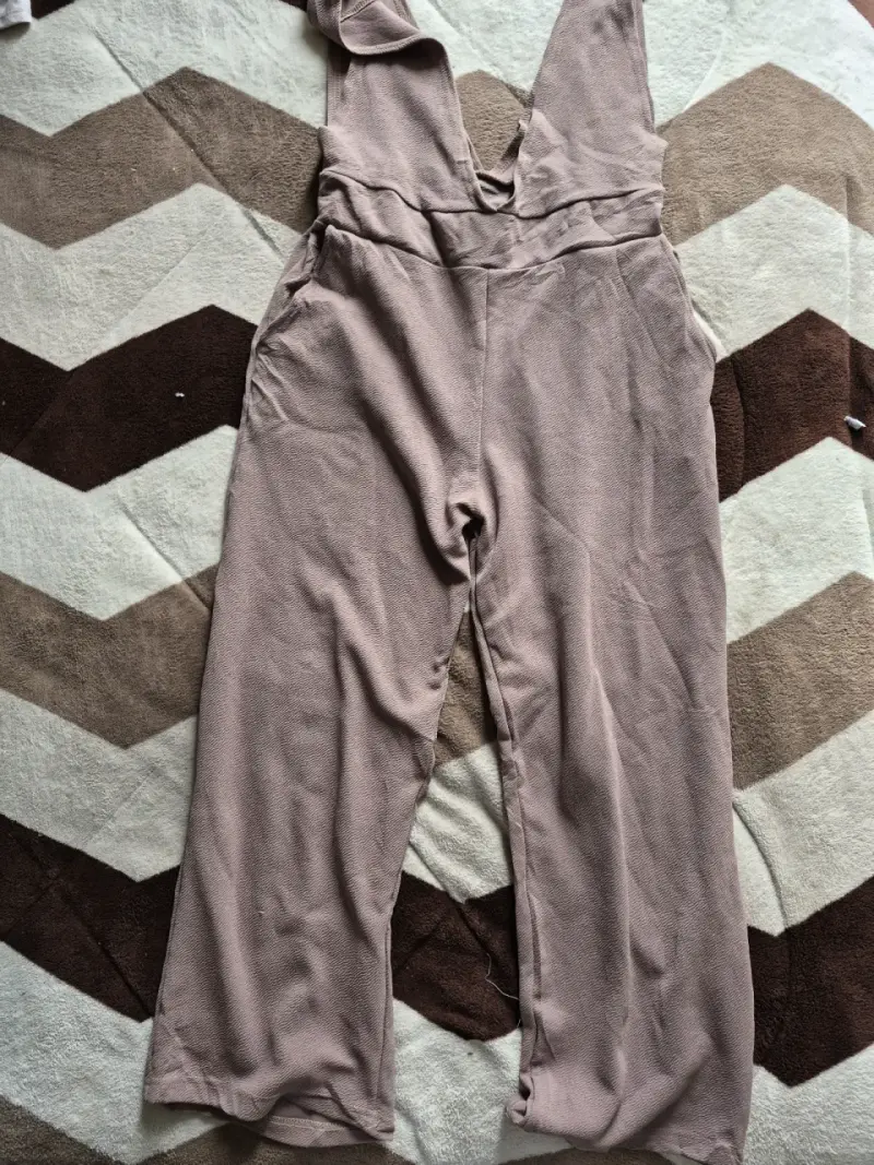 Enterito de mujer color beige con tirantes