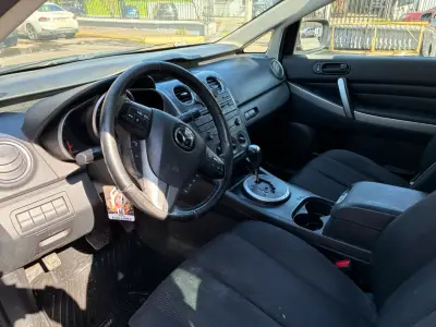 Mazda CX-7 SUV en buen estado - miniatura 4