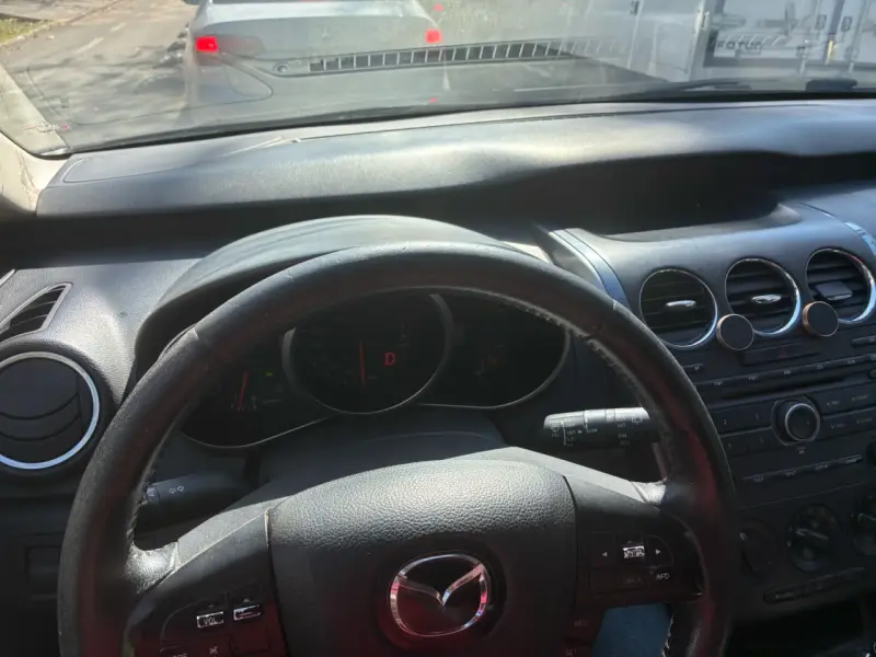 Mazda CX-7 SUV en buen estado - 6