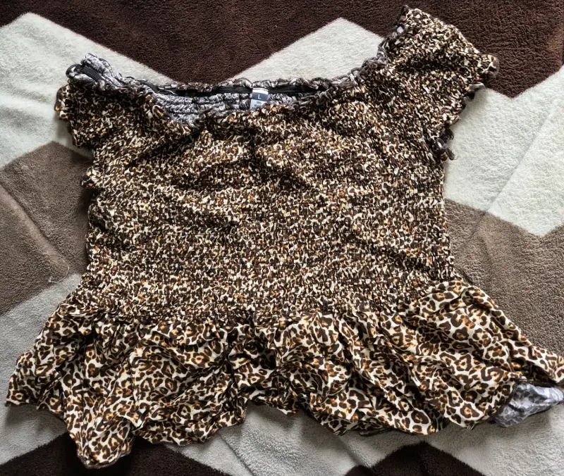 Blusa de mujer con estampado animal print