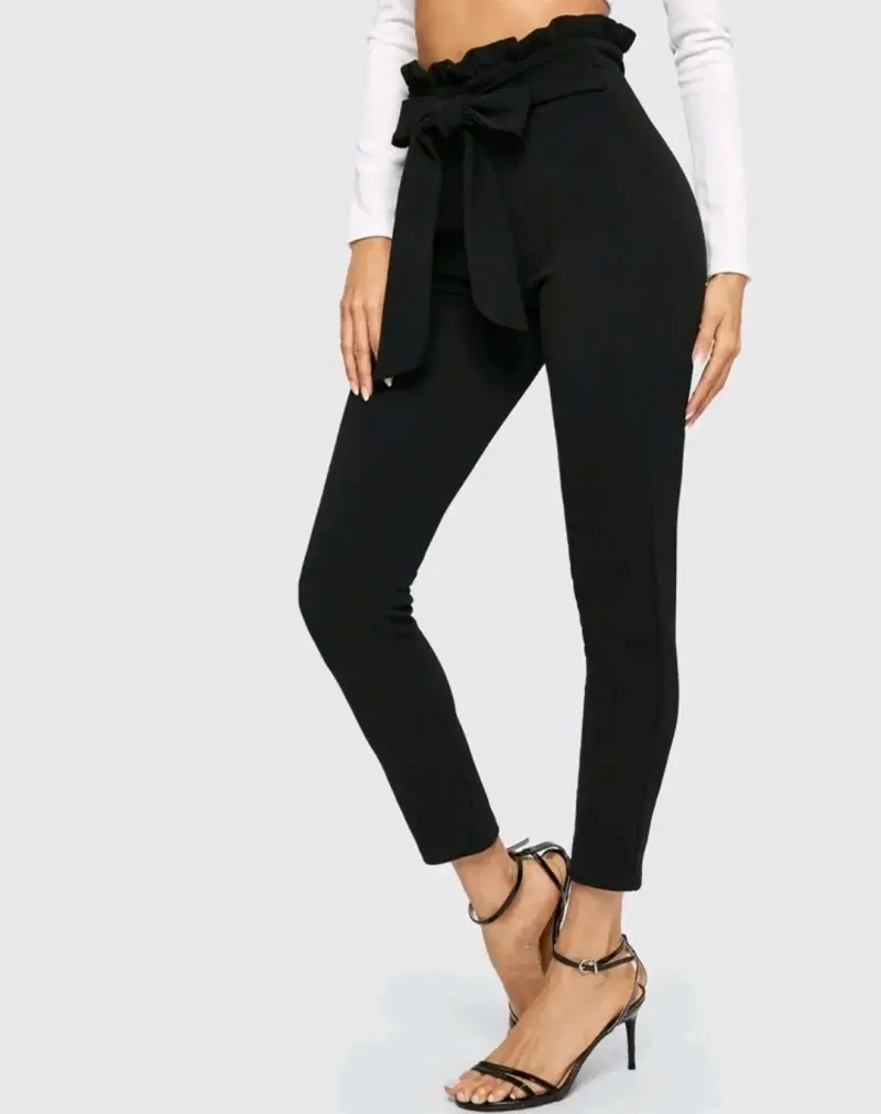 Pantalones negros de tiro alto con lazo - 4