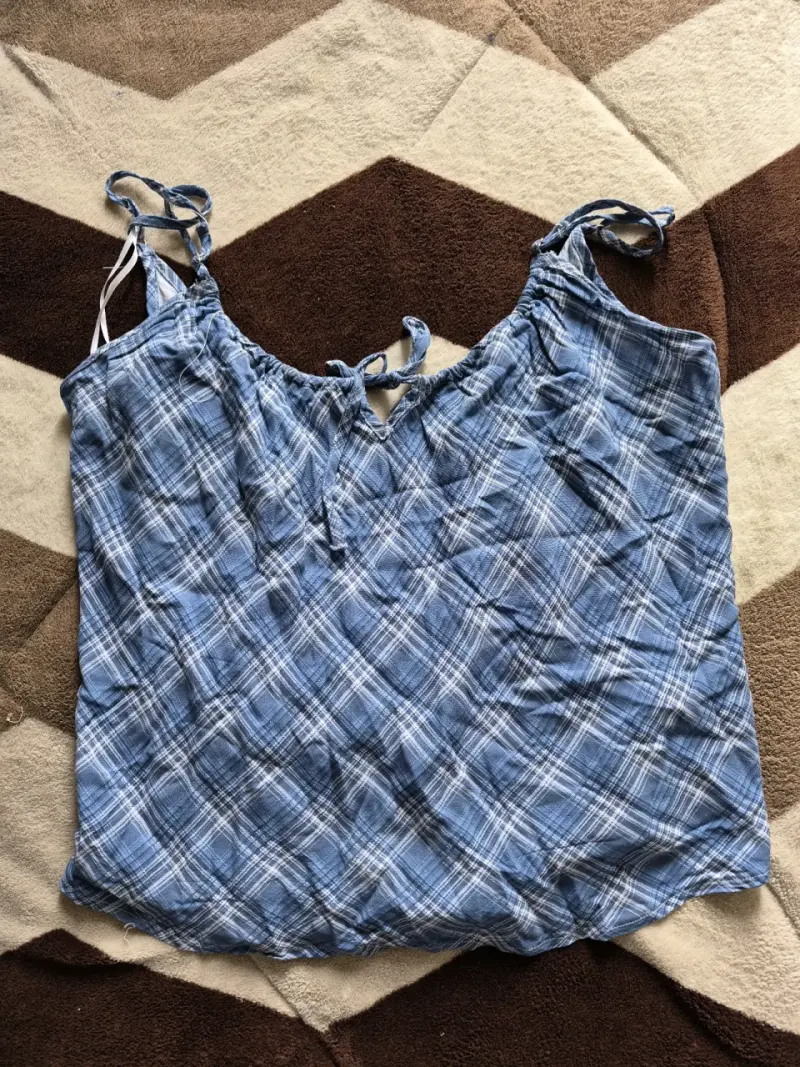 Blusa de tirantes azul a cuadros