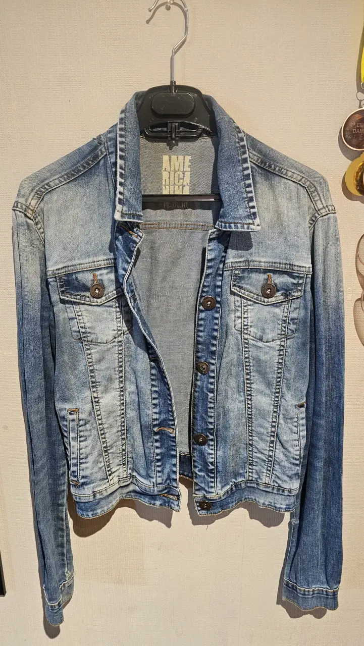 Chaqueta de mezclilla azul desgastada para mujer - 2