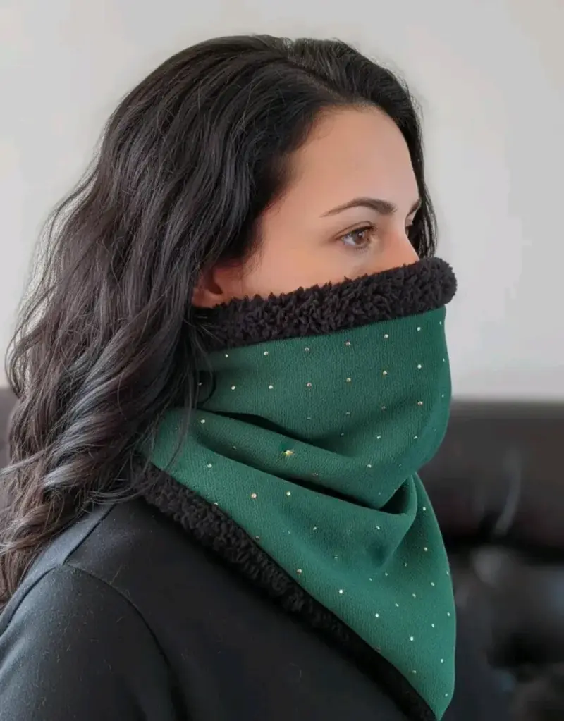 Bandana cuello polar verde con puntos