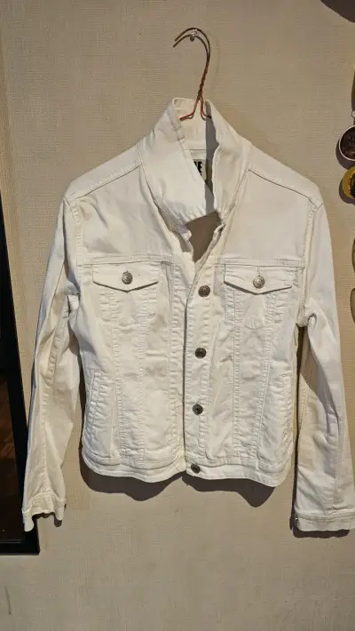 Chaqueta de mezclilla blanca para mujer - miniatura 5
