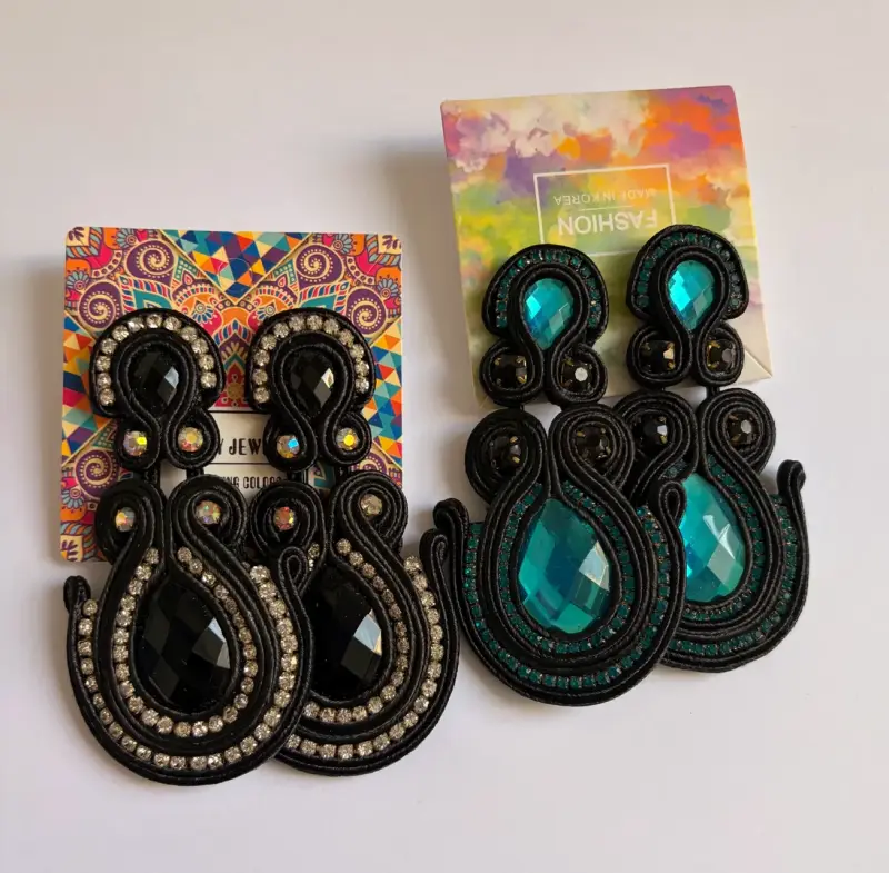 Pendientes artesanales con piedras negras y turquesas - 5