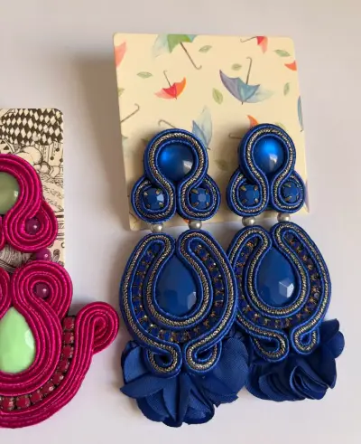 Set de aros artesanales en fucsia y azul - miniatura 3