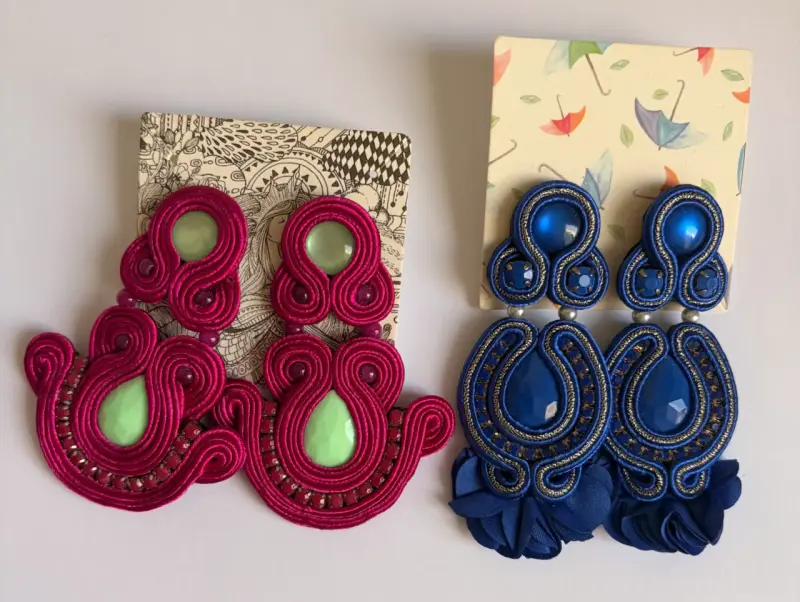Set de aros artesanales en fucsia y azul - 5