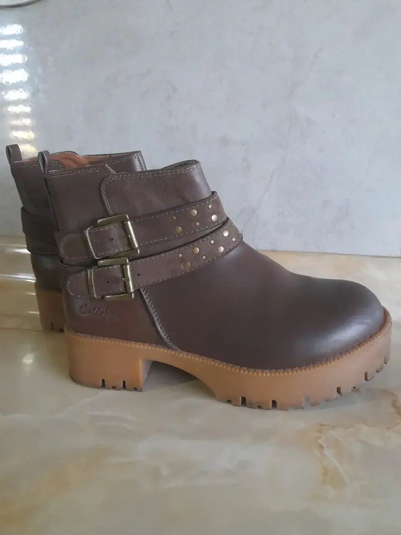 Botines de cuero marrón con hebillas - 2