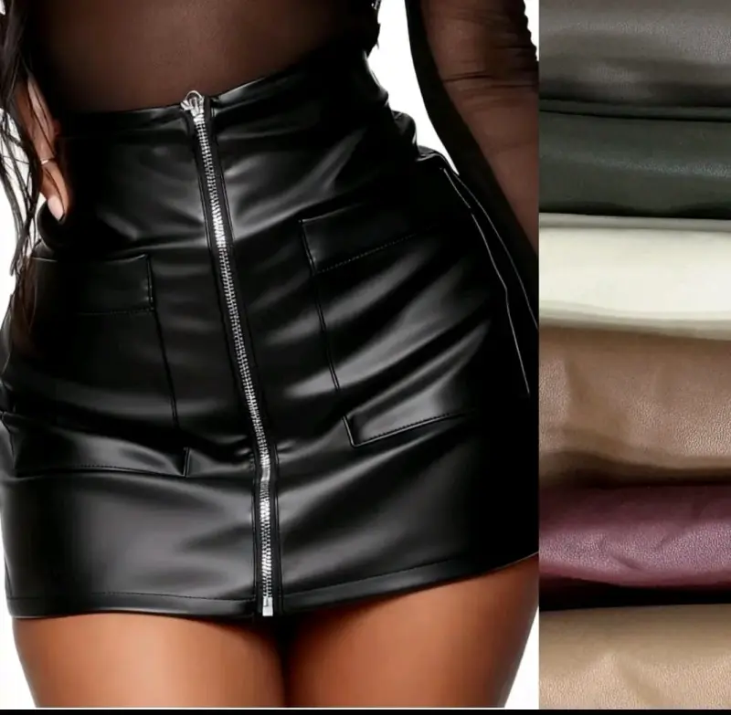 Falda corta negra de cuero sintético con botones - 3