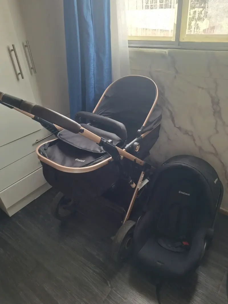 Coche de bebé Bebesit con silla de auto - 1