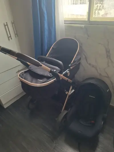 Coche de bebé Bebesit con silla de auto - miniatura 1