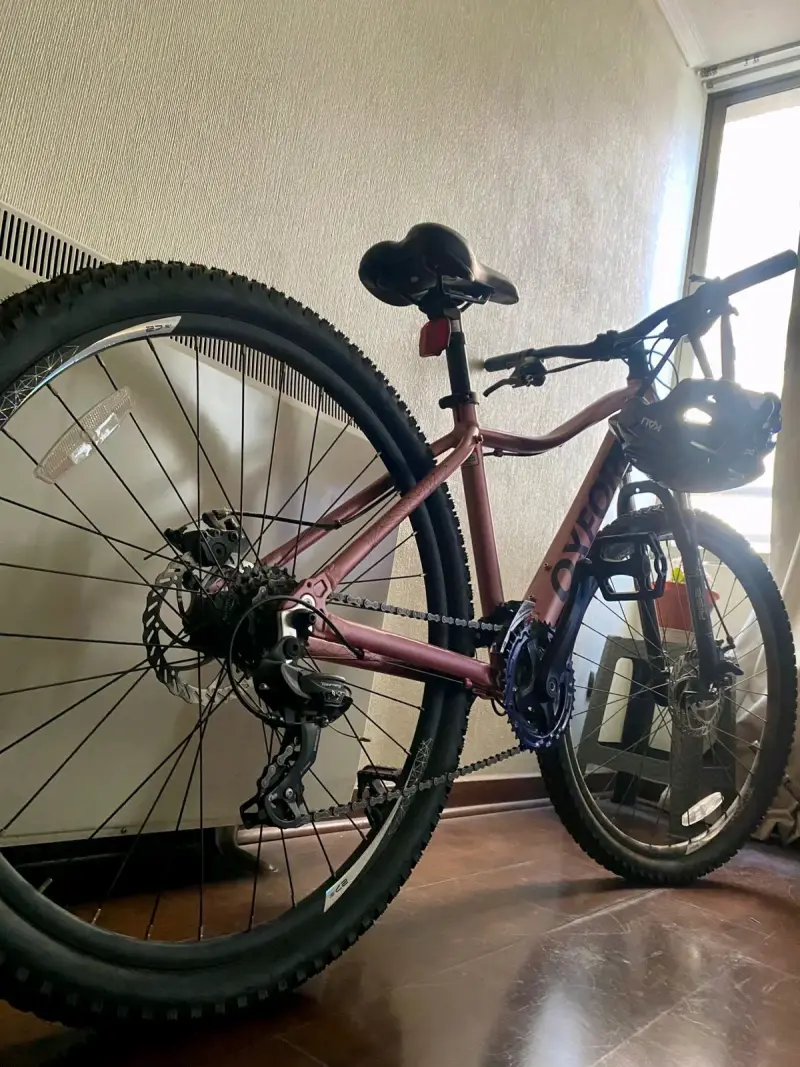 Bicicleta de montaña Oxford rosada con casco - 3