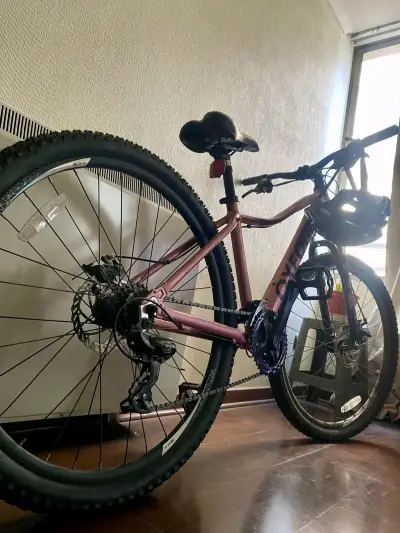 Bicicleta de montaña Oxford rosada con casco - miniatura 3