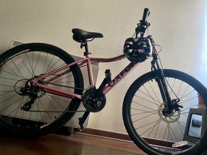 Bicicleta de montaña Oxford rosada con casco - 4