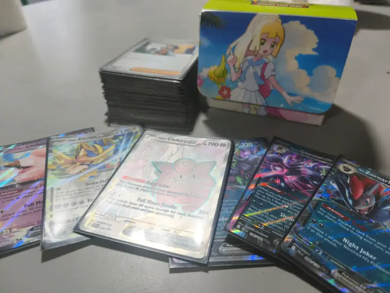 Lote de cartas coleccionables Pokémon con caja temática - 1